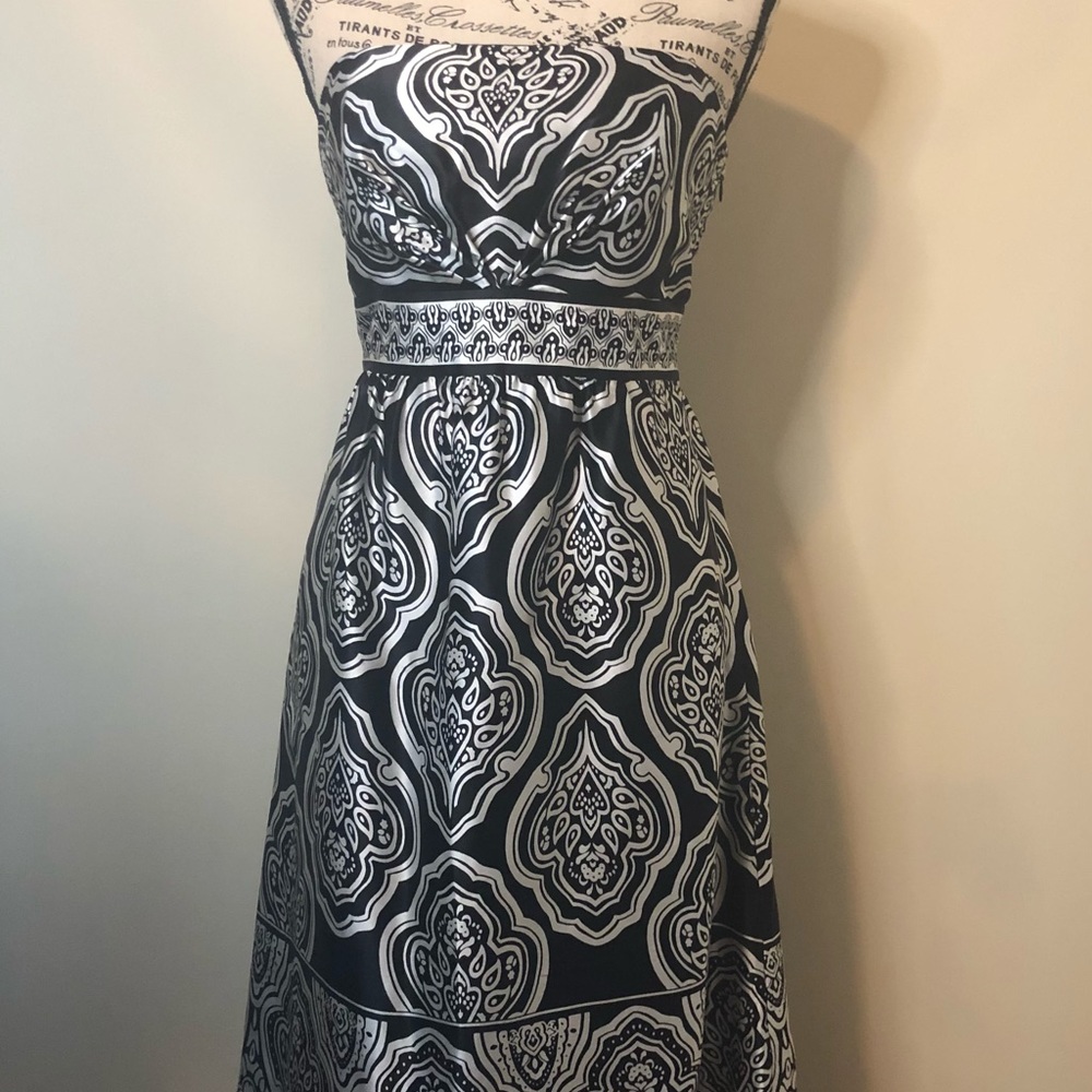 White House Black Market Strapless Dress Sz 6